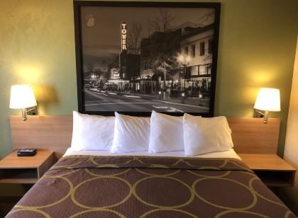 Super 8 by Wyndham Bend