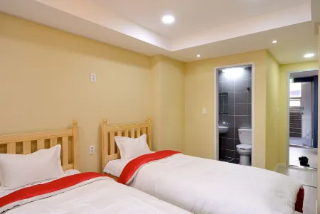 Red Guesthouse