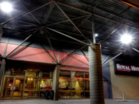 Royal Hotel Lloydminster โรงแรมในลอยด์มินสเตอร์