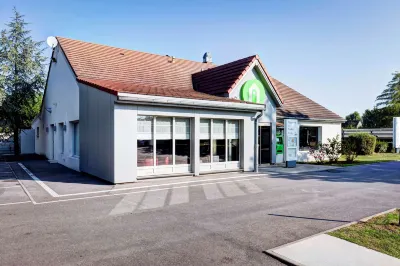 Campanile Evry Ouest - Corbeil Essonnes Hotels in Saint-Pierre-du-Perray