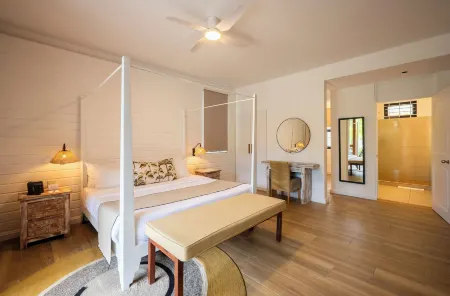 Constance Sakoa Boutik