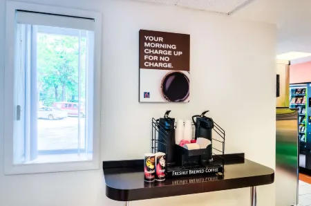 Motel 6 Arlington Heights, IL - Chicago North Central Отели рядом с достопримечательностью «Парк Мажевски Метро»