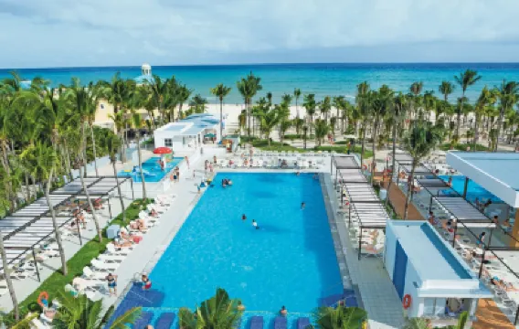 普拉亞卡爾悅宜灣飯店-全包 普拉亚卡尔2区附近的飯店