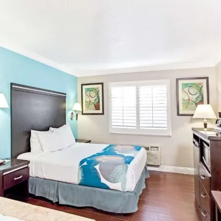 Cabana Inn & Suites