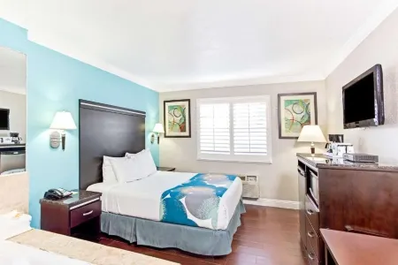 Cabana Inn & Suites