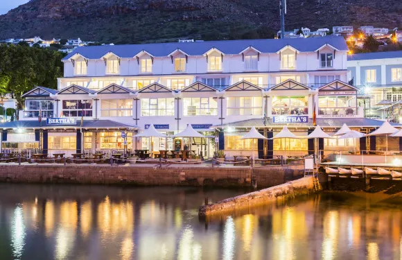 AHA西蒙鎮河岸酒店