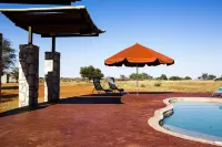 Gondwana Kalahari Anib Lodge - Pools