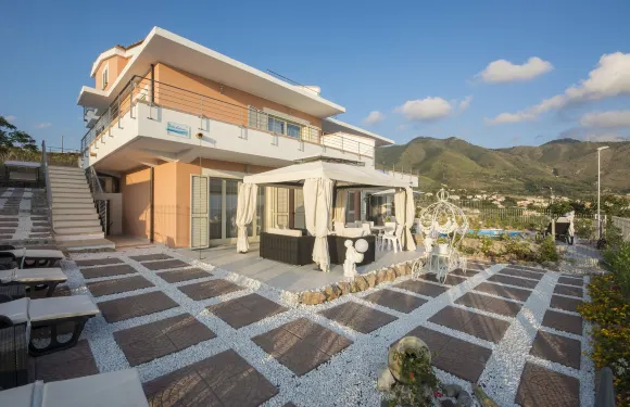 阿爾莫尼亞別墅酒店