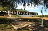 Leeuwenbosch Shearers Lodge - Amakhala Game Reserve