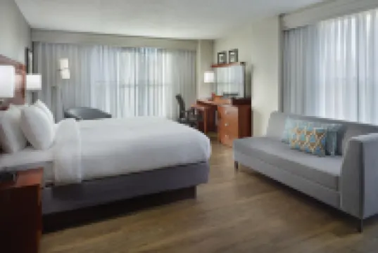 コートヤード アトランタ デカター ダウンタウン / エモリー