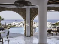 ما آ ادامسرٕ وايت ميكونوس Hotels near شاطئ باراغا (Paraga Beach)