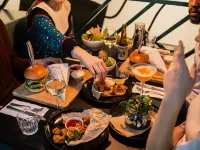 The Social Hub Rotterdam Отели рядом с достопримечательностью «Фуд-корт Market Hall»