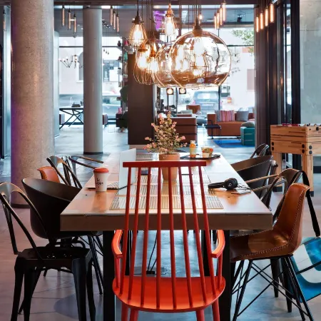 Moxy Frankfurt East Отели рядом с достопримечательностью «Остенд»