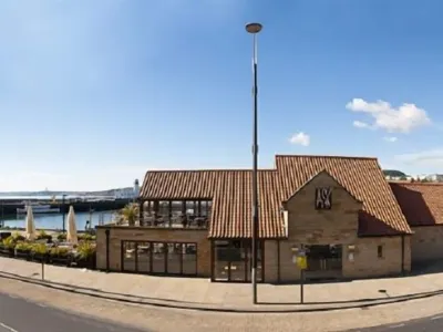 Harbourside Apartments with Private Parking