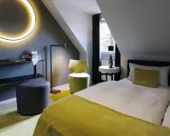Patentkrug Design Hotel Hotel in zona Edith Russ Site for Media Art
