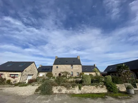 Domaine de Kerzuat - Chambres d'hôtes Отели в г. Порсподе