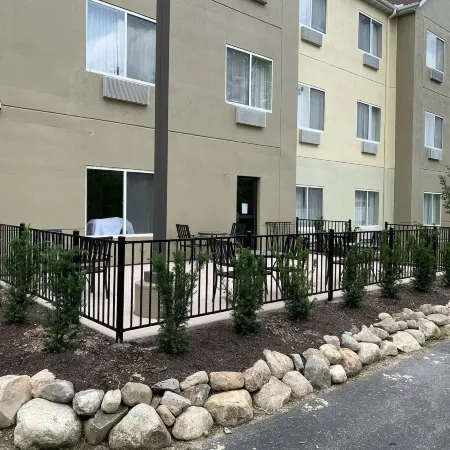 Comfort Suites Auburn Near I-69