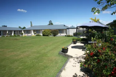 Mount Hutt Motels Отели в г. Метвен