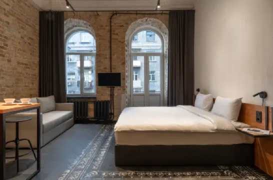 Globe Runner Hotel & Hostel Hotels near St. Sophia's Cathedral