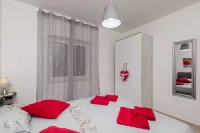 Stuck in the Moment Apartment - parking