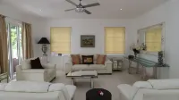 Las Brisas Villa - Chateau Elysium