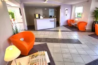 Hotel Formules Club Bordeaux Cenon Отели в г. Сенон