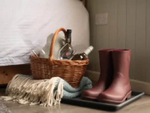 1 Bed Shepherds Hut-Sleeps 2-Free Parking-Mtn View Hoteles en Omagh