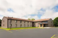 Super 8 by Wyndham Sun Prairie/Madison E Hotels in Sun Prairie