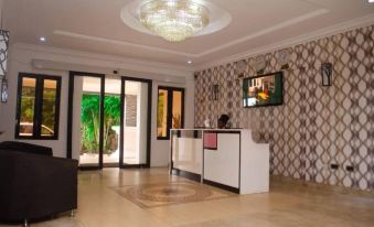 Begonia Hotel