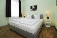 Askanier Hotels in der Nähe von Die Roseburg