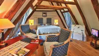 Hôtel de La Ferme LAMY : Havre de Paix 3 étoiles avec Piscine Hôtels à : Les Eyzies-de-Tayac-Sireuil