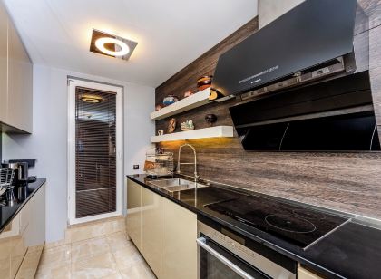Sofia Luxury 3-Bed Penthouse Apartment Sleeps 6
