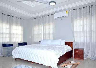 Tamarind Guesthouse Hoteles en Sasaabi