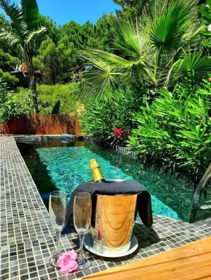 Stylish beautiful and exotic Oleandro glass Suite Hotels in Casares