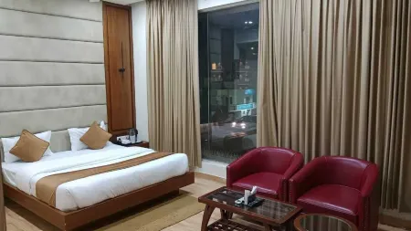 hoteltheroyaljewel Отели в г. Хисар