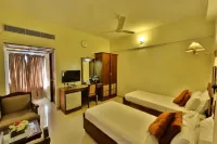Hotel Fort Queen Hotels near Indira Priyadarshini Park