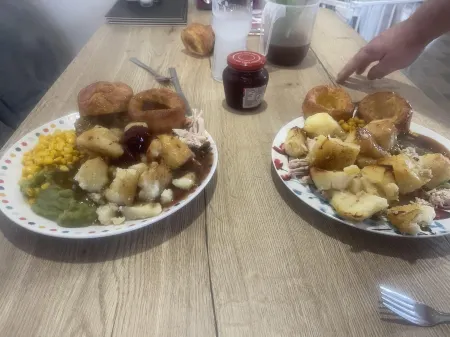 3 Bed Chalet - Sleeps 6 - Parking - Wifi