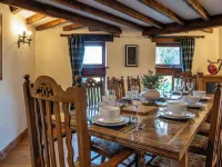 The Threshing Barn-Stunning 5 BD Retreat Hotels in Wychavon District