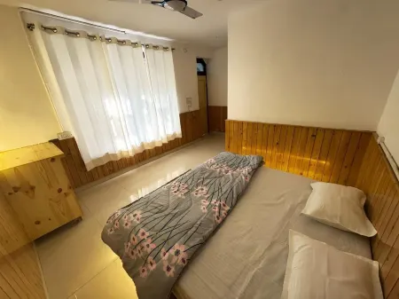 Star Vibes Resort Отели в г. Касоль