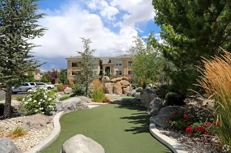 New Luxurious 1BR Apartment Heated Pool Spa & Sauna