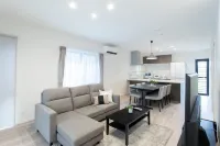 MOVA Villa Ozu Hotels in Ozu