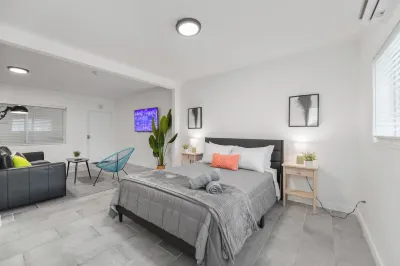 Fabulous Studio 15 Min from the Beach