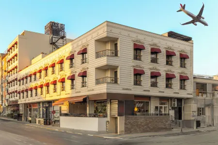 Classes Airport Hotel Отели рядом с достопримечательностью «Yiğit Alışveriş Merkezleri - Pendik Şube»
