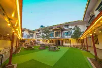 Treenz Lite Paro Hotel a 