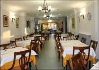 Hostal Restaurante Carolina Hôtels à : Pedrosillo el Ralo