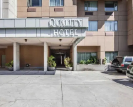 Comfort Hotel Vancouver Airport Hotels near Richmond Library and Cultural Centre