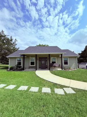 Cielo’s Retreat, A Charming 3-bedroom farmhouse in McKinneyprincenton - con encanto