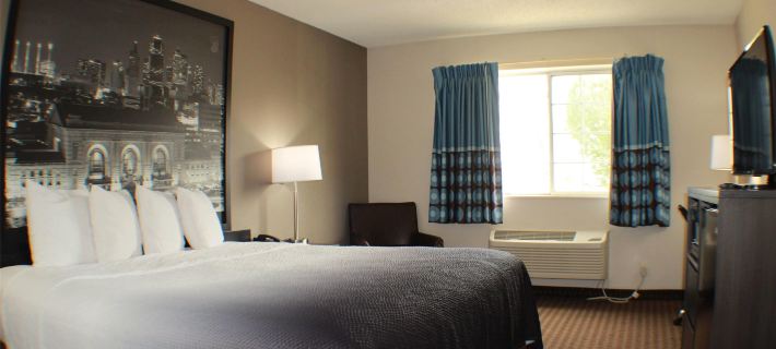 Super 8 by Wyndham Gardner Hotels in Johnson County
