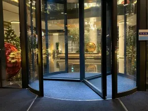 廣場大飯店及會議中心