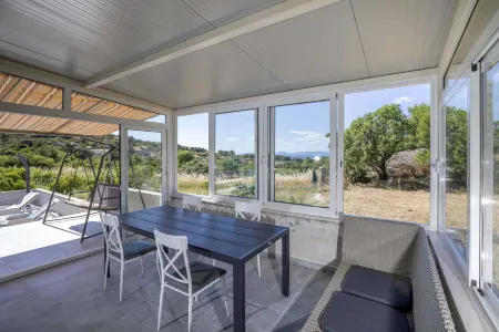 Villa Baras Garden - House with Pool Отели в г. Остров Брач